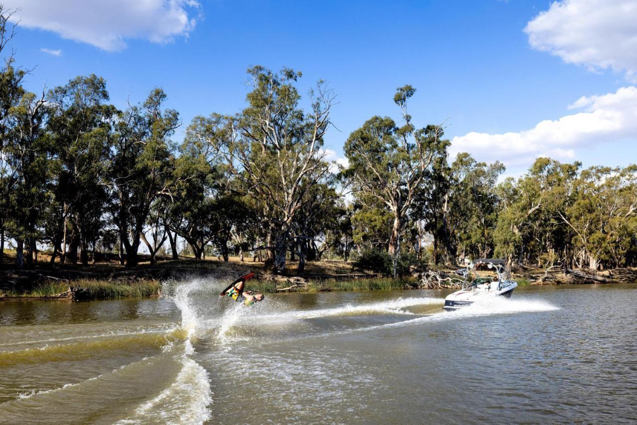 Big4 Deniliquin Holiday Park 외부 사진