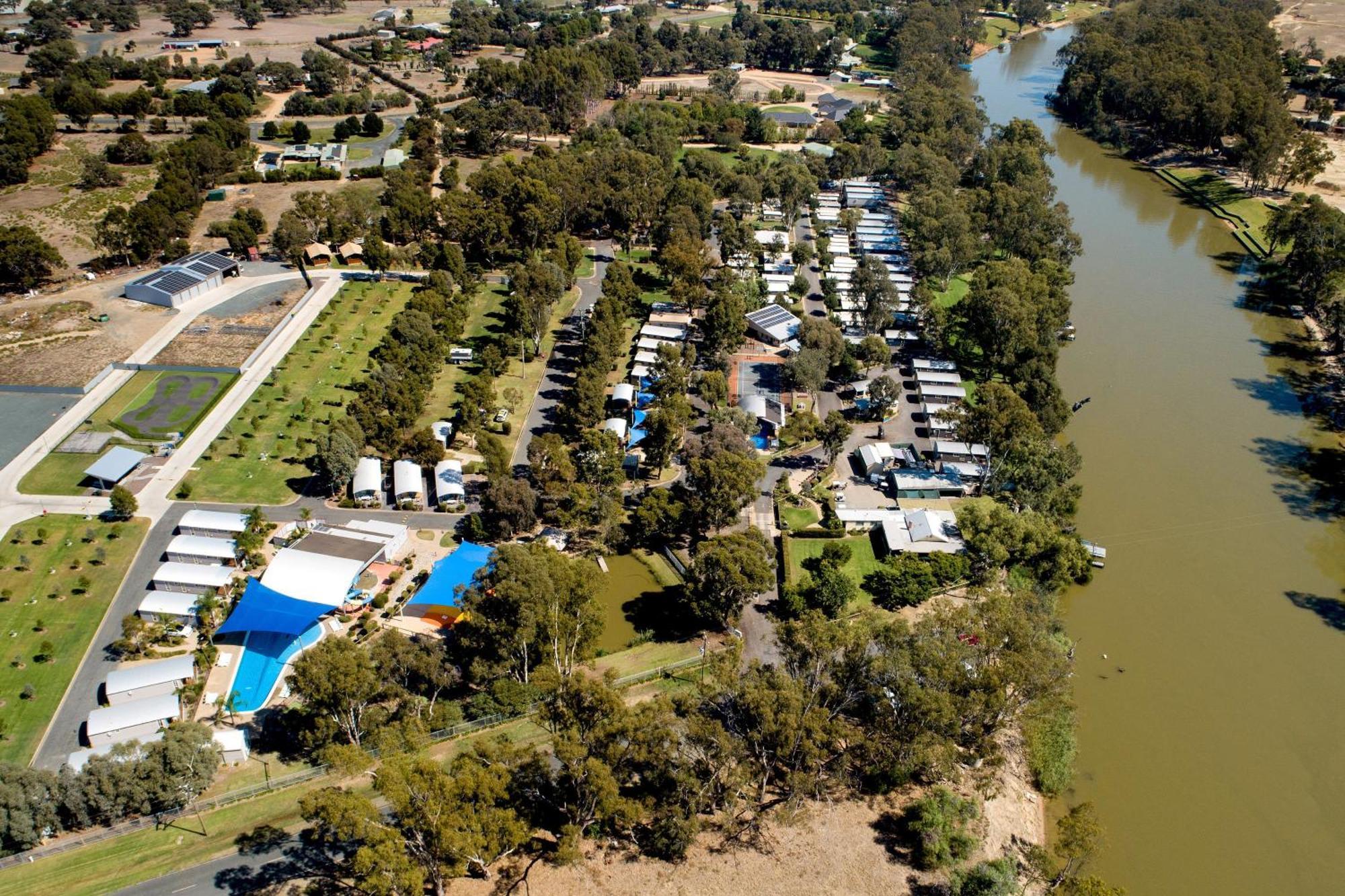 Big4 Deniliquin Holiday Park 외부 사진