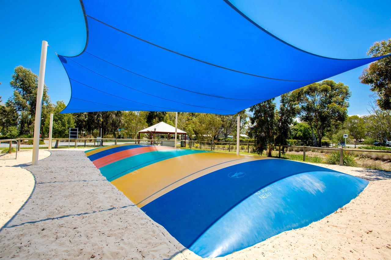 Big4 Deniliquin Holiday Park 외부 사진
